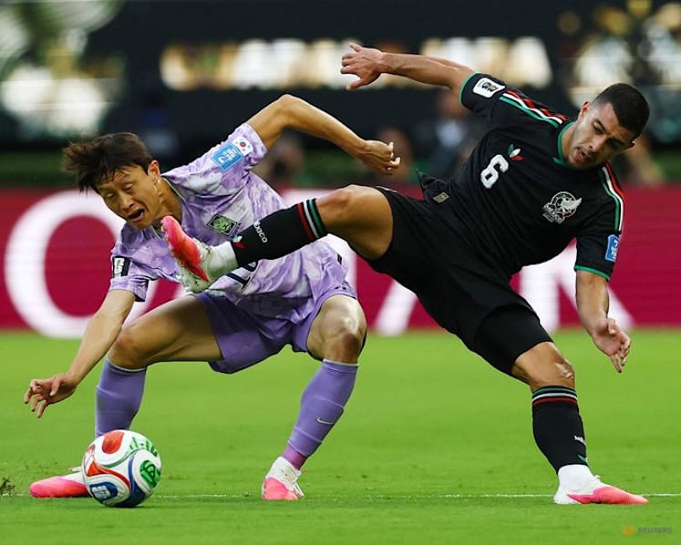 Jimenez and Lira return for Mexico against Ecuador