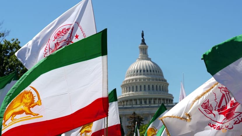 New US sanctions shut down Iranian flights