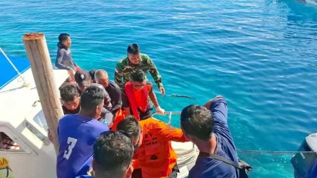为寻回相机重新潜入海 中国游客在印尼溺亡