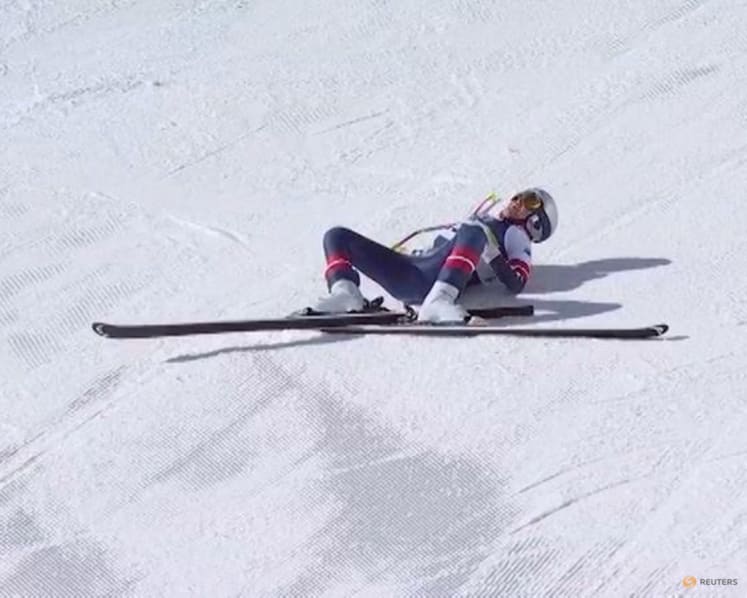 Alpine skiing-Vonn named in US team despite uncertain future