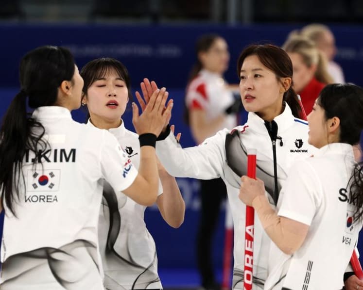Curling-South Korea's '5G' team braced for Canada test
