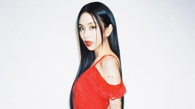 TWICE彩瑛离开JYP后再爆情变！传情断歌手男友Zion.T，公司这么说
