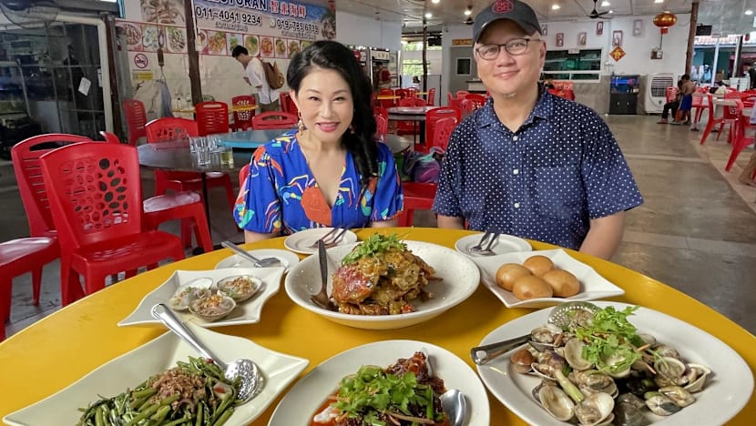 JB food guide: Actual hidden gem seafood in an Orang Laut village and rustic cafe under the trees