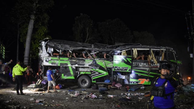 印尼西爪哇省发生连环车祸 至少11人死亡