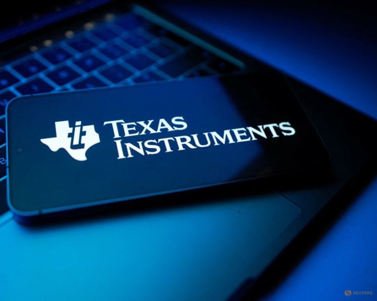 Texas Instruments forecasts upbeat revenue on analog chip demand