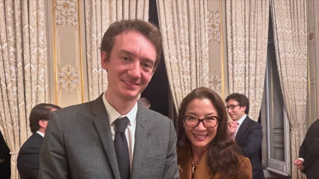 杨紫琼晒LV三公子合照却点名Lisa，这用意你看得懂吗？