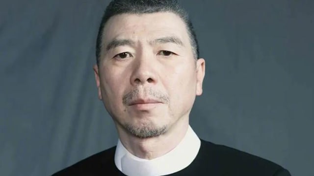 惊传“命危放弃治疗”　65岁冯小刚现身回应