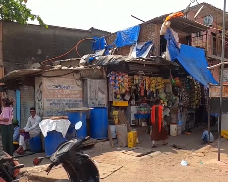 Mom-and-pop shops in India struggle amid competition from online platforms, retail chains 