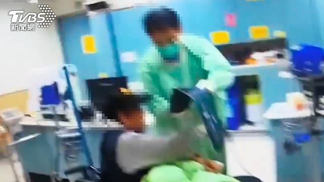 台湾嘉义发生持刀伤人案 七旬翁遭突袭割颈