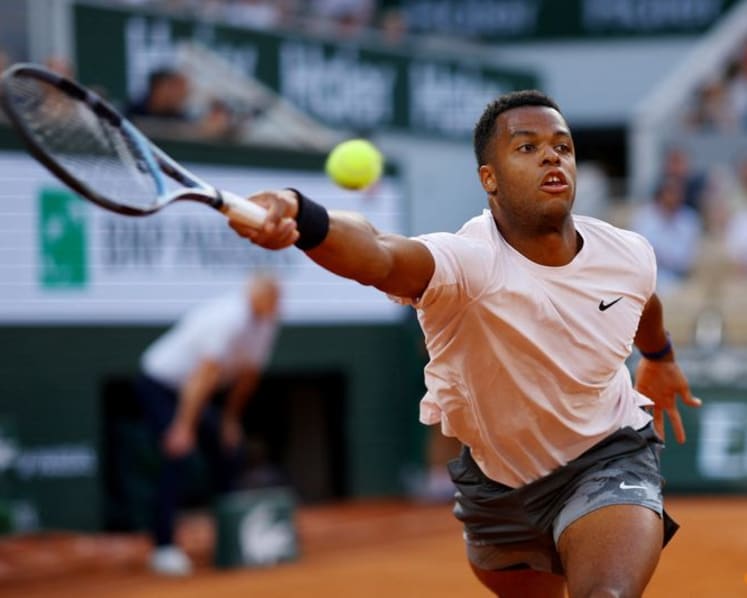 Djokovic, Zverev off to winning starts at French Open but Fritz out