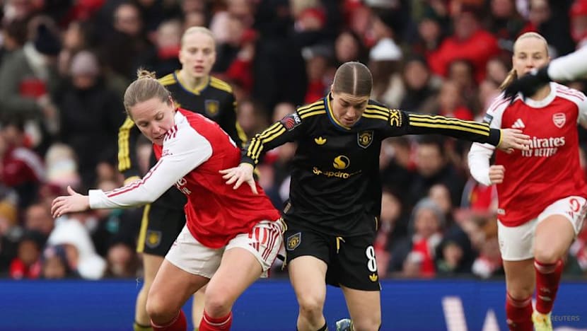 Arsenal fail to capitalise as Man United hold on for point in WSL