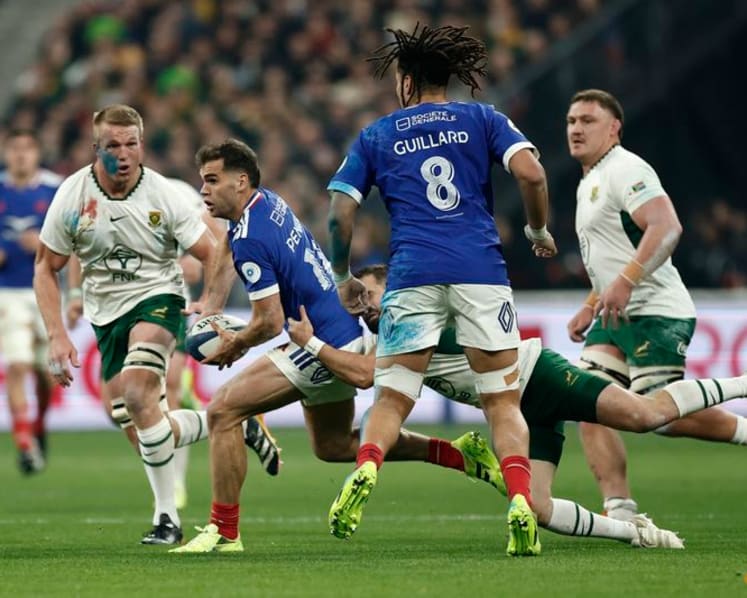 Penaud out of France squad in sweeping changes for Six Nations, Dupont back