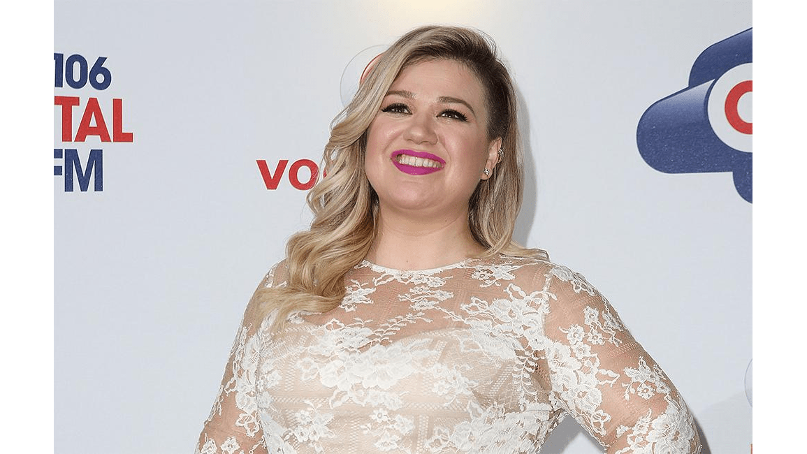 Kelly Clarkson wants 'tone deaf' kids - 8days