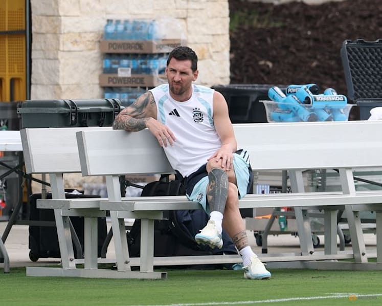 Messi in a happy place as Argentina ready to take on England