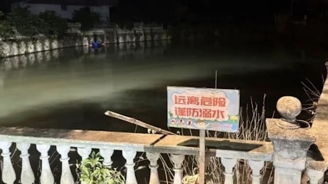 江西幼儿园园长载送儿童回家  连人带车坠池塘8人死