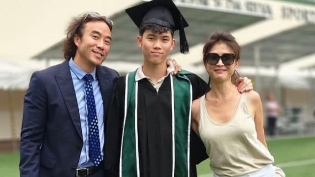 儿子高中毕业　吴振天、黄丽玲罕见合体！