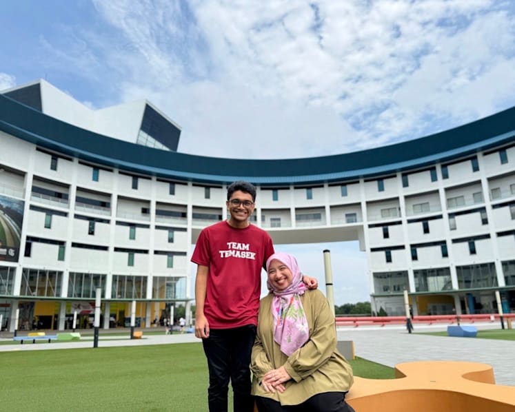 This single mum returned to school at 40 – sharing polytechnic life with her teenage son 