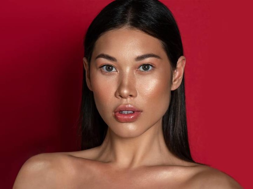 Can’t keep your concealer on because of oily skin? Follow these easy tips and tricks Can’t keep your concealer on because of oily skin? Follow these easy tips and tricks