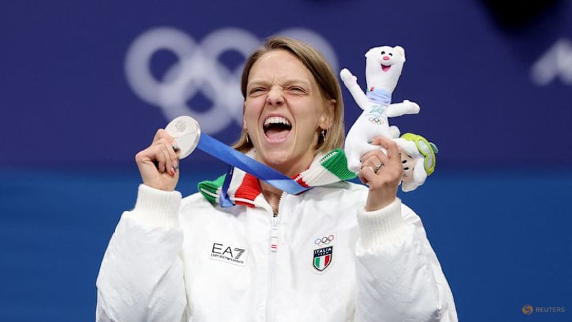 Short track-Fontana becomes Italy's most decorated Olympian with relay silver