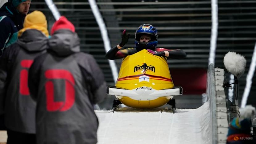 Bobsleigh-Germany's Nolte holds nerve to retain Two-Woman title