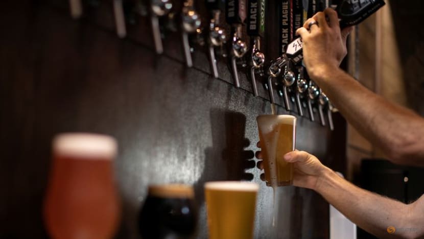 US surgeon general urges cancer warnings for alcoholic drinks US surgeon general urges cancer warnings for alcoholic drinks