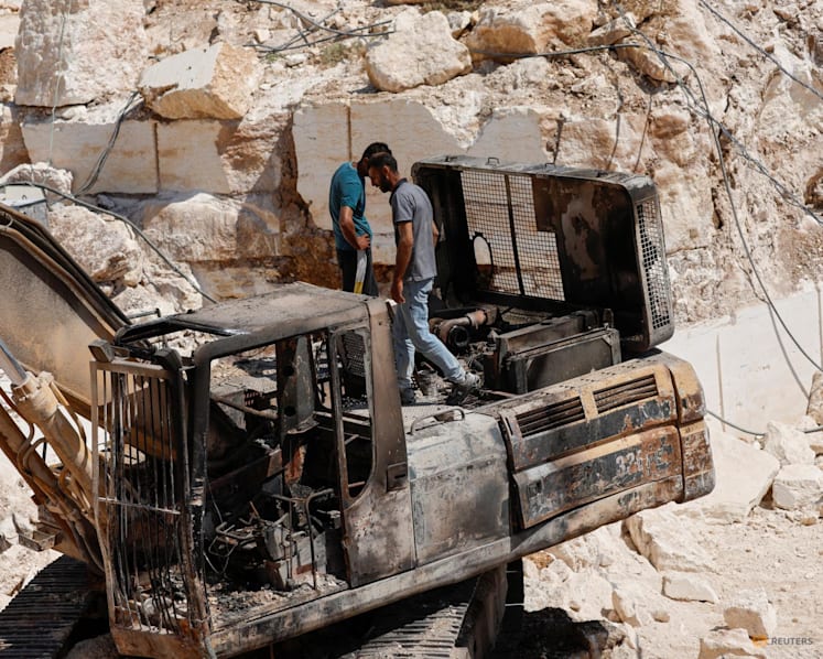 Former envoys urge joint French, UK action on Palestinian territories