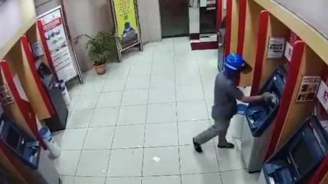 马国四银行12个提款机被砸 警方锁定一嫌犯