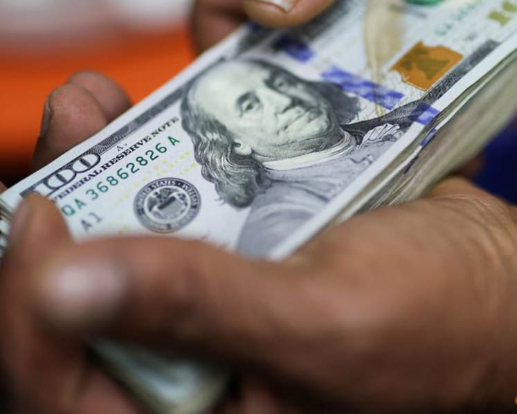 Dollar falters as US govt shutdown risk intensifies