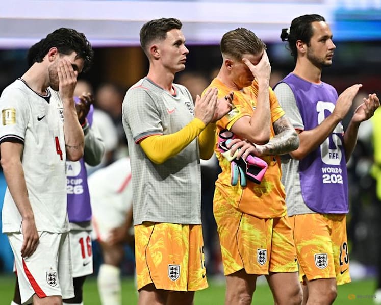 England's bid to hang on blown apart by Argentina masterclass