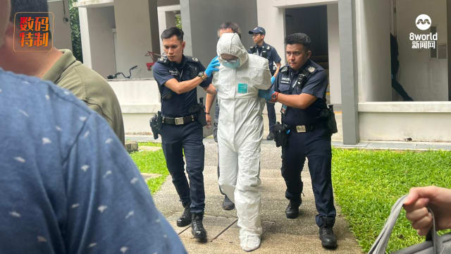 武吉巴督命案！穿防护服戴口罩男子被警带走