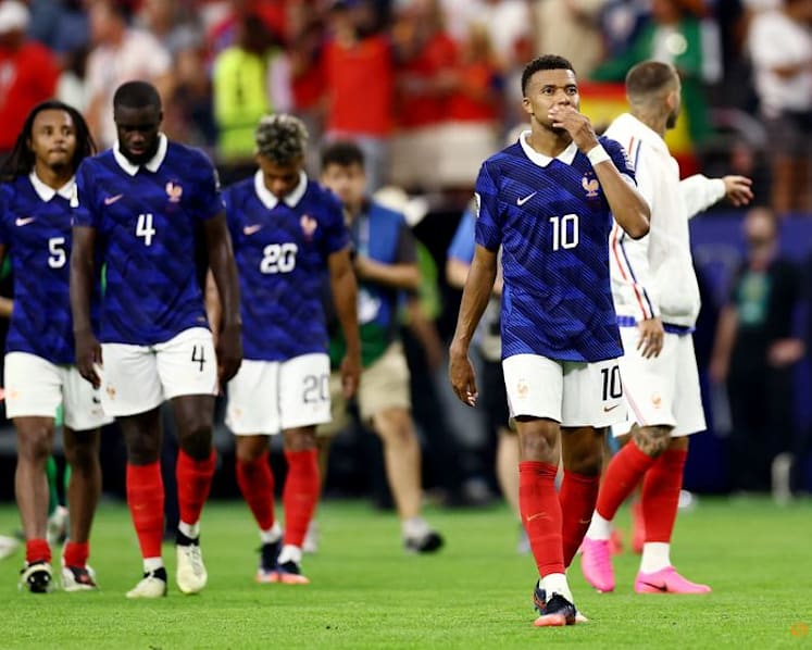 Spain beat France 2-0 to reach World Cup final