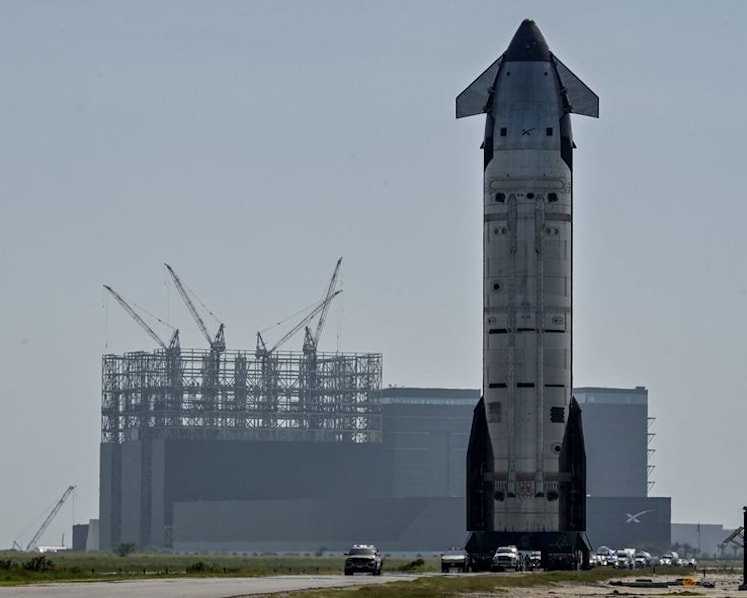SpaceX launches 13th Starship test, briefly deploys first upgraded Starlinks