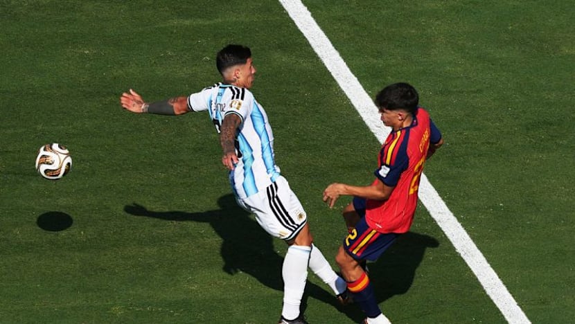 World Cup final between 10-man Argentina and Spain goes to extra time