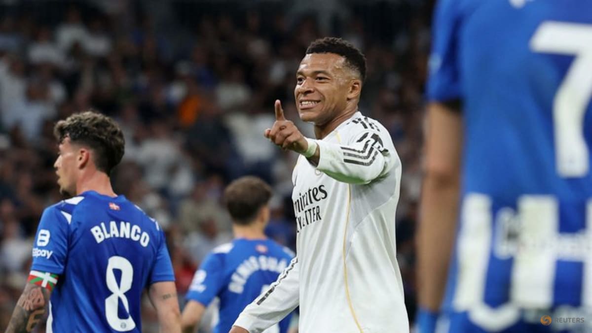 Real Madrid edge Alaves 2-1 to end winless run