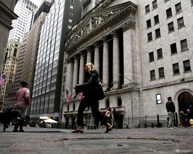 Should companies be made to post salary ranges alongside job offers?