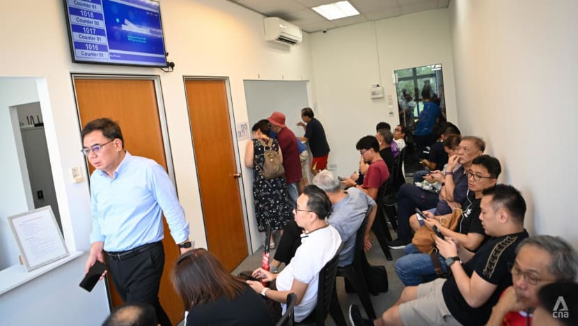 Singapore drivers rush to Malaysia’s VEP information counter in Woodlands industrial park to seek help Singapore drivers rush to Malaysia’s VEP information counter in Woodlands industrial park to seek help