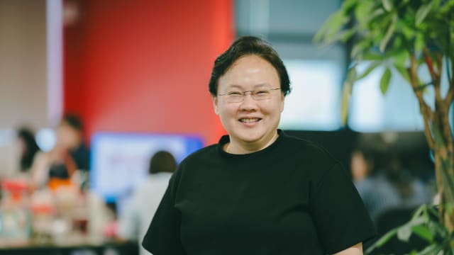 O水准英文考四次才及格  星展董事经理证明能力胜过学历