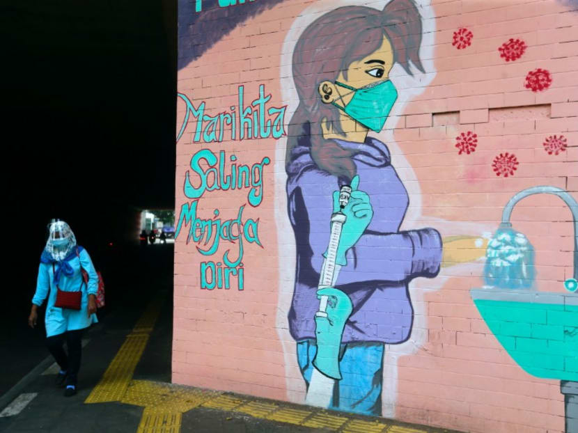 ‘Dangerously beautiful’ Indonesia needs a plan to avoid pandemic trap, says epidemiologist ‘Dangerously beautiful’ Indonesia needs a plan to avoid pandemic trap, says epidemiologist