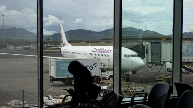 美政府停摆冲击航空业 交通部长警告或关闭航空系统