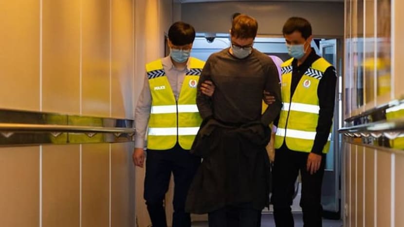 Warga Kanada yang rompak StanChart tidak akan dirotan; jaminan diberi kepada Britain bagi ekstradisi ke Singapura Warga Kanada yang rompak StanChart tidak akan dirotan; jaminan diberi kepada Britain bagi ekstradisi ke Singapura