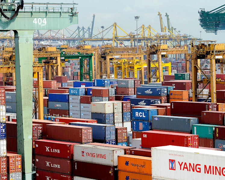 Singapore exports slump deepens with 10.6% drop