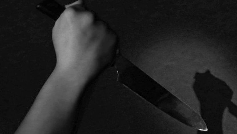 Ibu libas 3 anak dengan pisau gara-gara marah barang kemas hilang Ibu libas 3 anak dengan pisau gara-gara marah barang kemas hilang