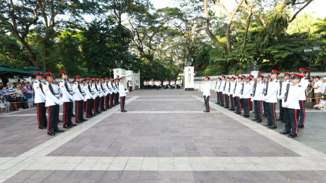 时隔两年 总统府恢复哨兵换岗仪式