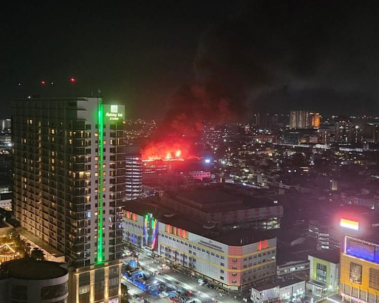 Rescue efforts ongoing for victims reportedly missing after Jakarta shopping mall fire leaves 6 dead