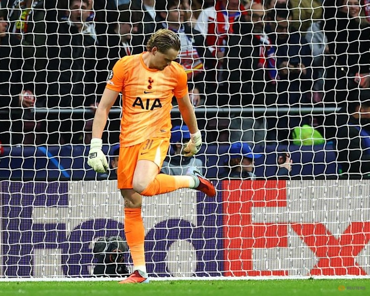 Tottenham's Tudor under fire for treatment of keeper Kinsky