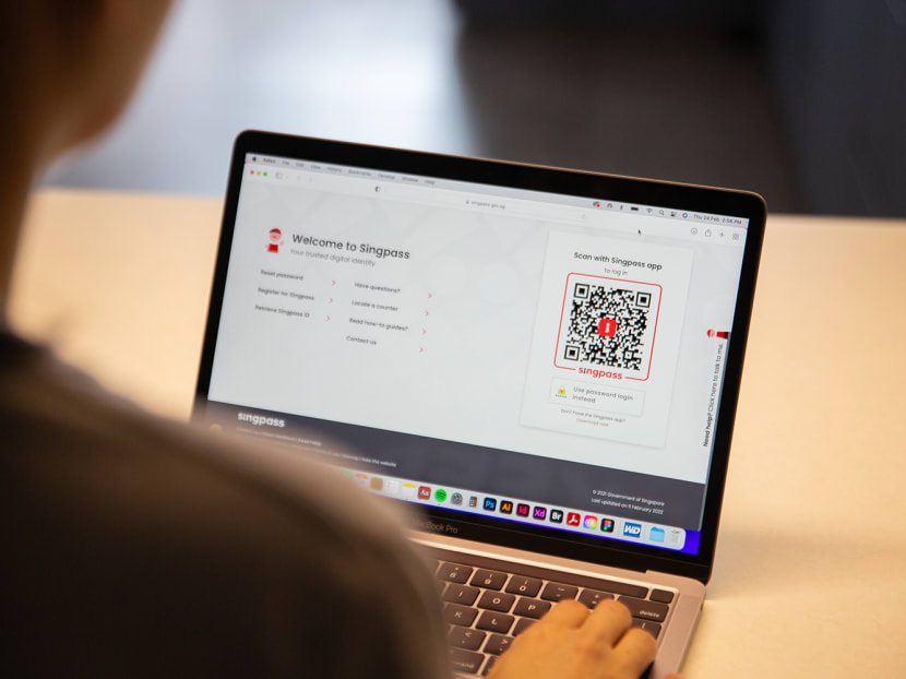 2 men to be charged after allegedly giving up Singpass details, bank accounts that helped launder close to S$1m