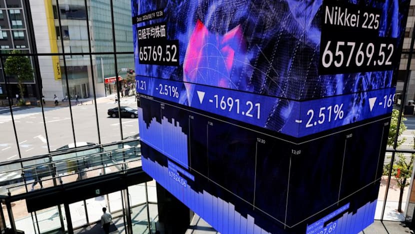 Shares skid in Asia as oil, yields stay high