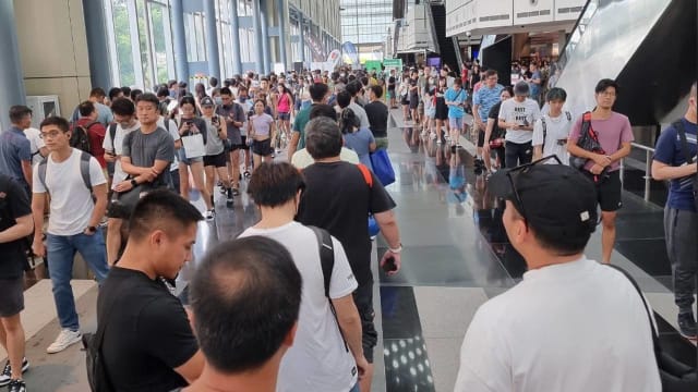 领比赛包人龙苦候逾三小时 马拉松主办单位致歉