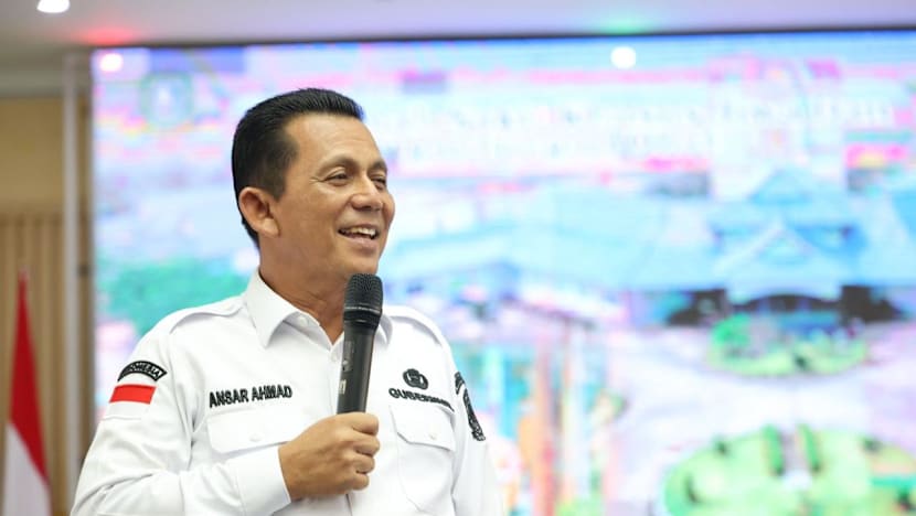 Gubernur Kepri Ansar Ahmad wajibkan ASN lantunkan selawat busyro setelah Indonesia Raya