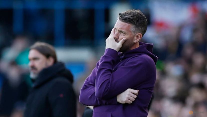 Spurs stuck in drop zone, Wolves on brink of relegation, Man United beat Chelsea